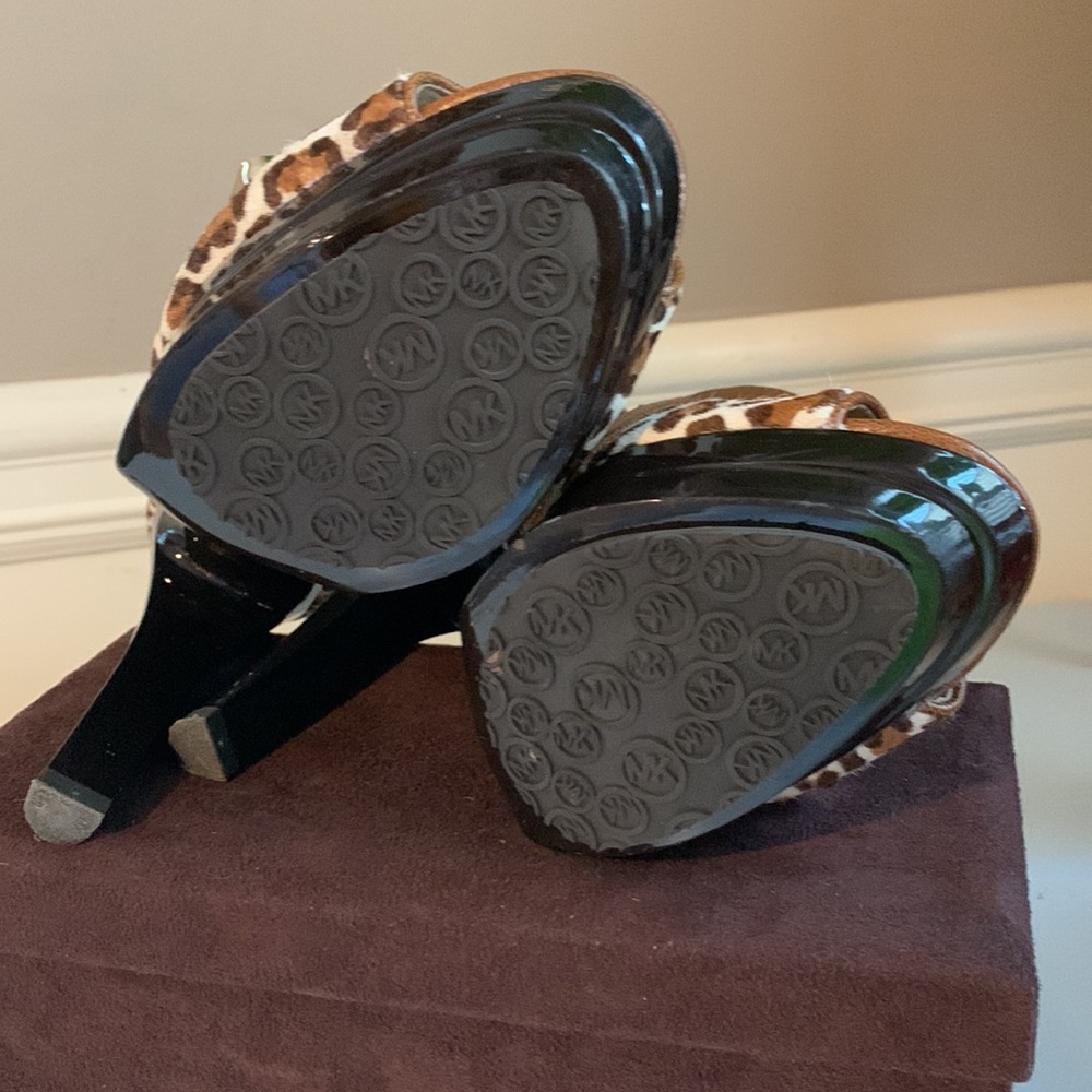 Michael Kors Beverly Calf hair animal Print Sandals - Picture 11 of 12